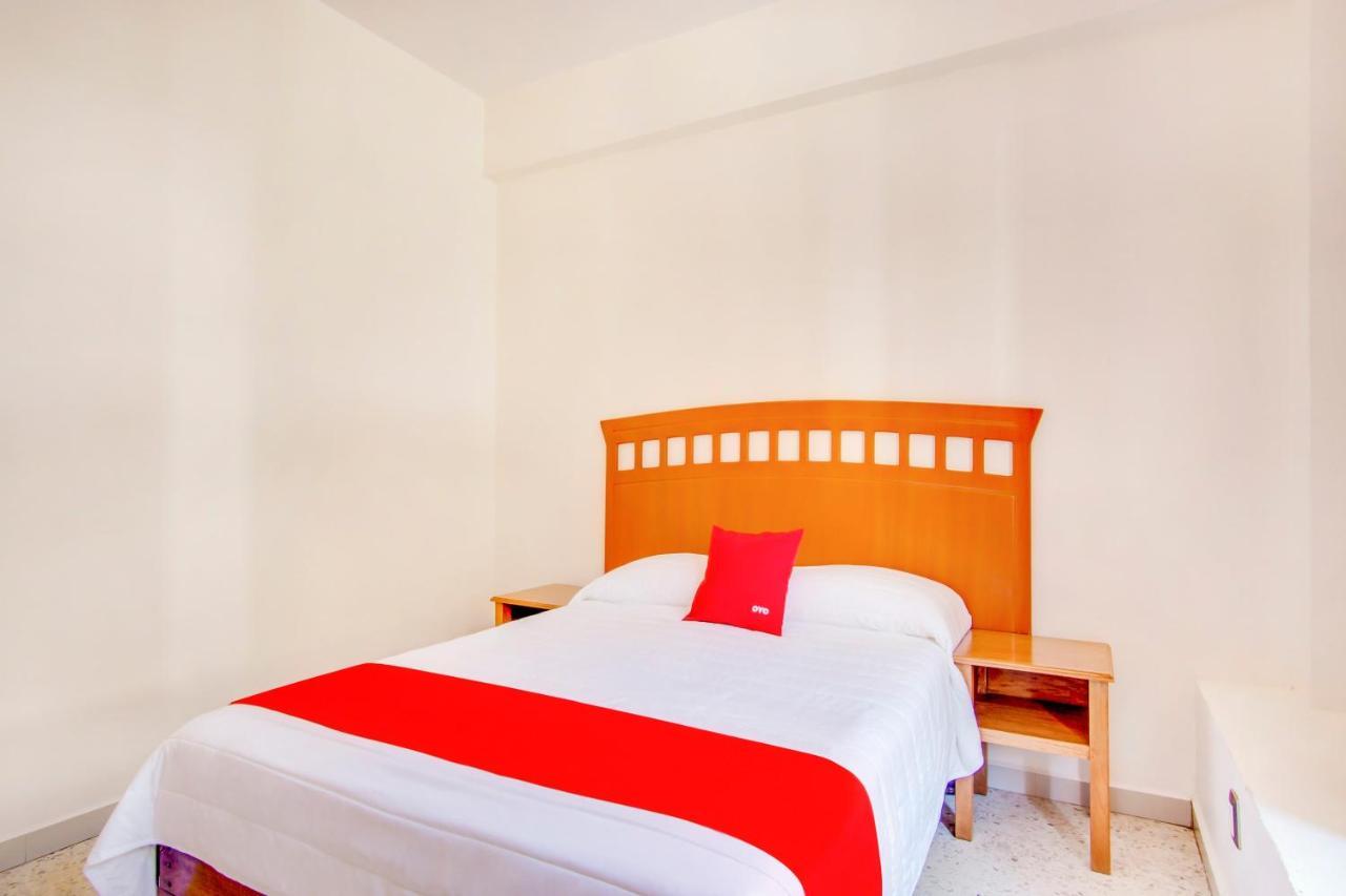 Hotel La Estancia Colima Exteriör bild